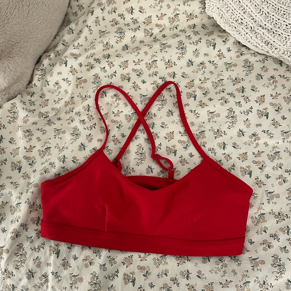 Airlift Intrigue Bra Bold Red Alo Yoga